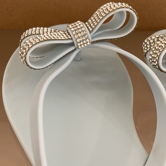 Steve Madden Leanne Blue Jelly Rhinestone Thong Flip Flops Women SIZE 5.0 - Picture 6 of 9